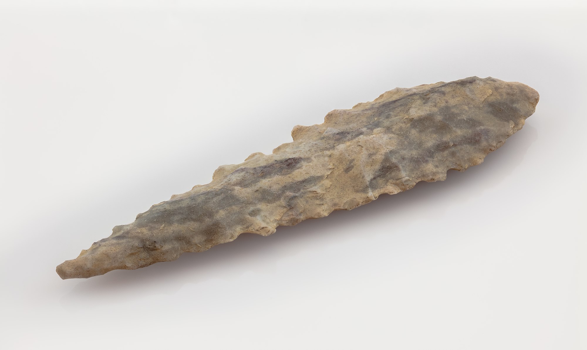 Flint arrowhead from the Neolithic found in the border between Niger and Mali.